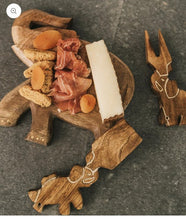 Load image into Gallery viewer, Mango wood cheese board - elephant