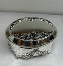 Load image into Gallery viewer, Music box antique rose trinket box