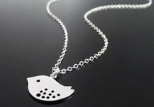 Load image into Gallery viewer, Little Sparrow necklace - Silver
