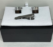 Load image into Gallery viewer, Matte Gun Metal Tie bar and cuff link set
